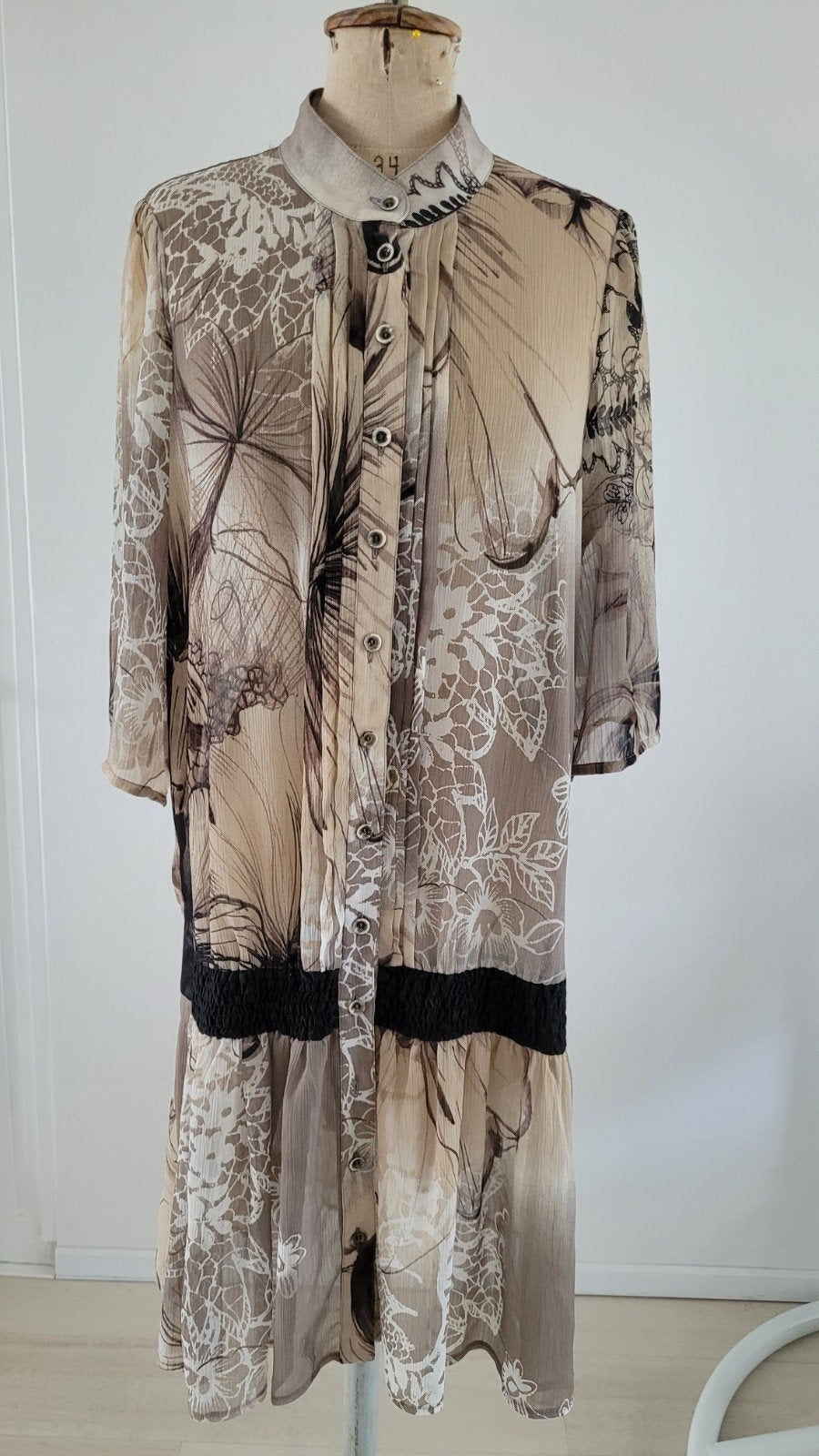 Superstar Jurk met Bloemenprint en Smockdetail mt 38/40, Kleding | Dames, Jurken, Maat 38/40 (M), Bruin, Ophalen of Verzenden
