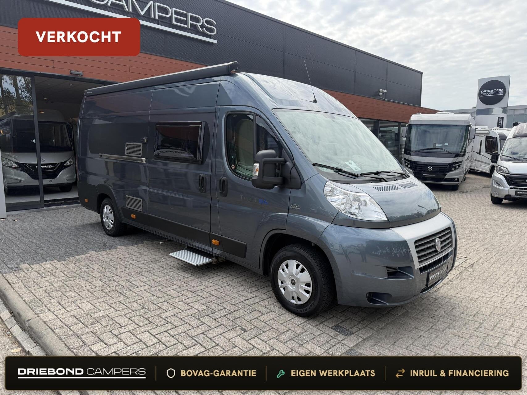 Chausson TWIST 06 Enkele Bedden Luifel Zonnepaneel Trekhaak, Buscamper of Camperbus, Airbags, Tot en met 2, 6 tot 7 meter