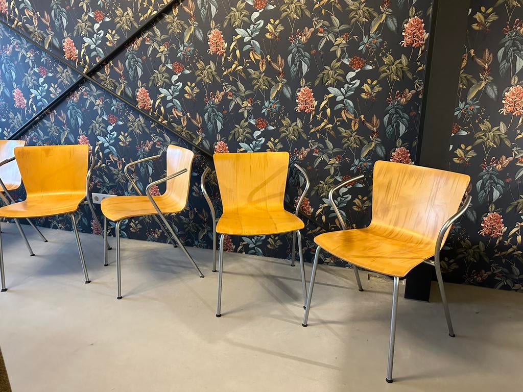 Fritz Hansen set 10 stuks Vico Duo Magistretti, Huis en Inrichting, Stoelen, Ophalen, Scandinavisch design, Gebruikt, Overige kleuren