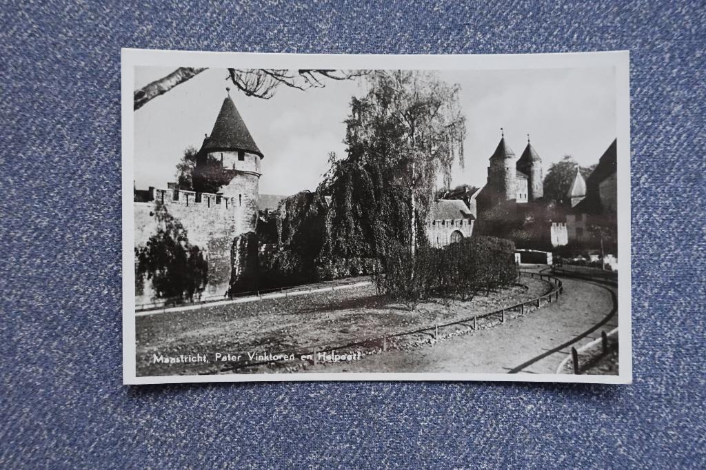 Maastricht. Pater Vinktoren en Helpoort, Ophalen of Verzenden, 1940 tot 1960, Limburg