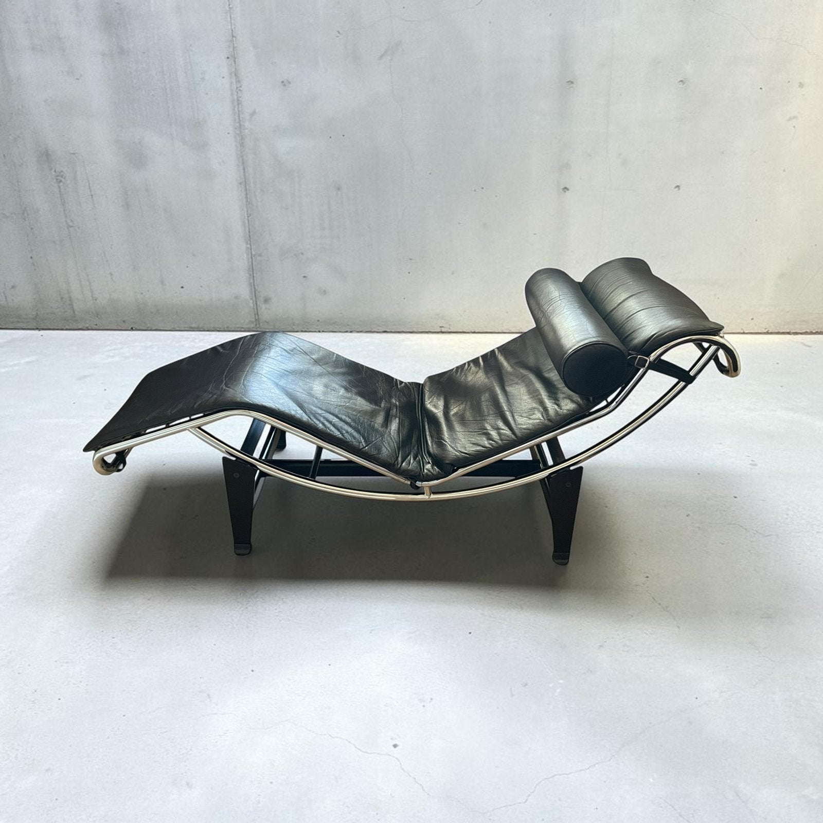 Replica Le Corbusier LC4 Chaise Longue, Ophalen, Zo goed als nieuw, 50 tot 75 cm