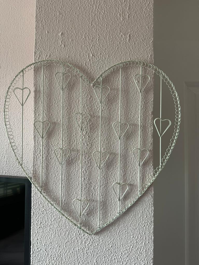 Hartvormig wandrek van wit metaal voor foto's of kaarten, Huis en Inrichting, Ophalen, Metaal, Wit, Landelijk