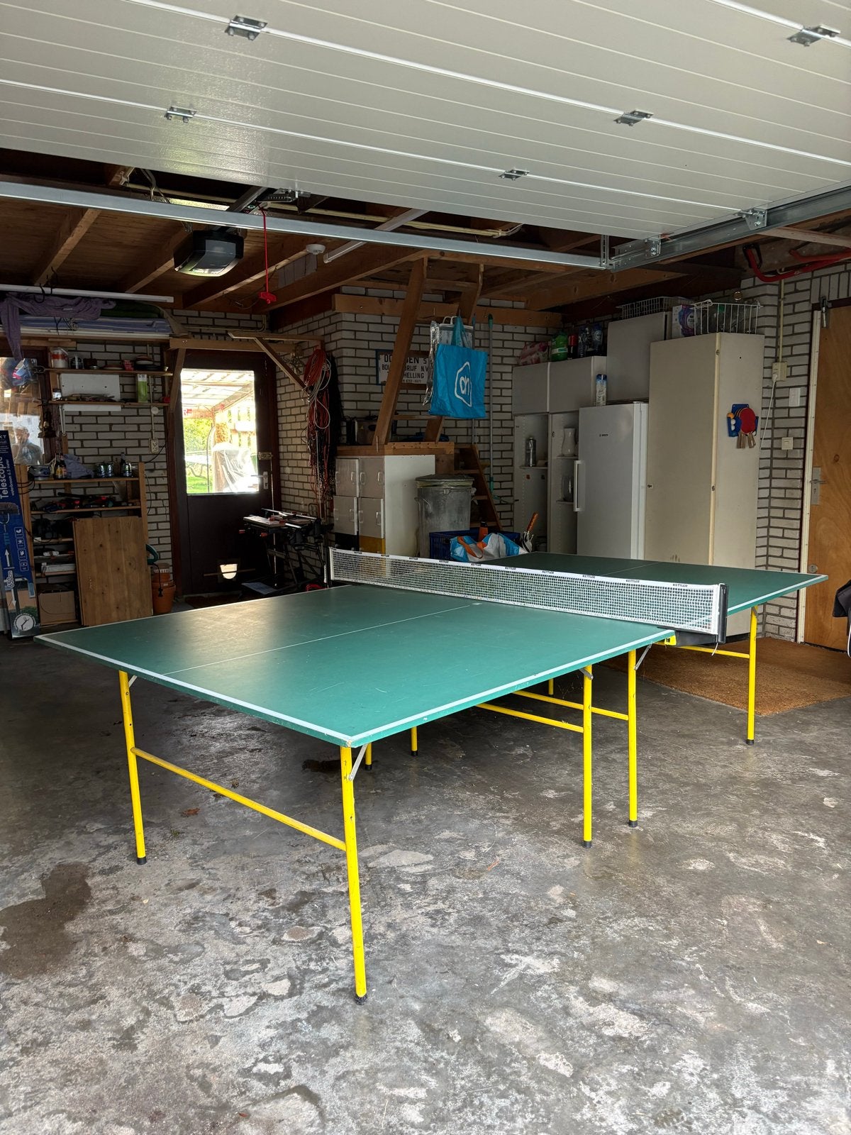 Tafeltennistafel met batjes en balletjes, Sport en Fitness, Ophalen, Gebruikt, Tafel Indoor, Inklapbaar