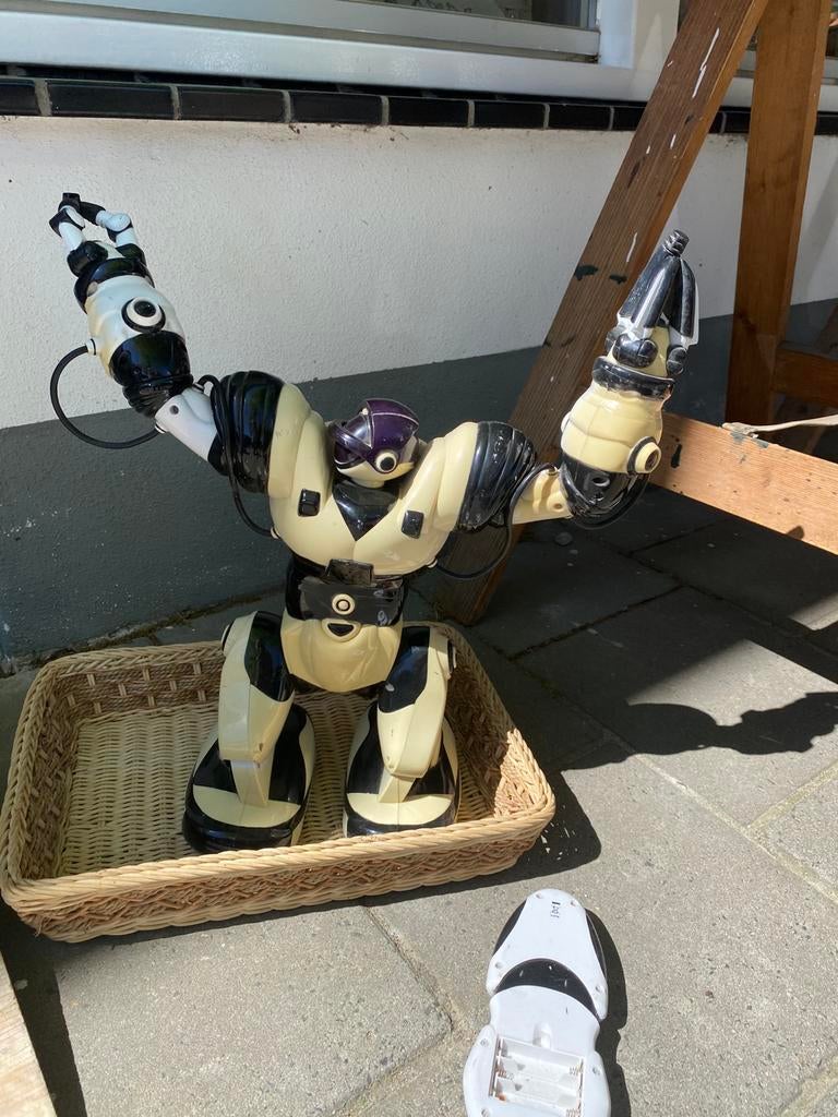 Robot transformer project.  Zie tekst, Spelcomputers en Games, 1 speler, Ophalen of Verzenden, Zo goed als nieuw