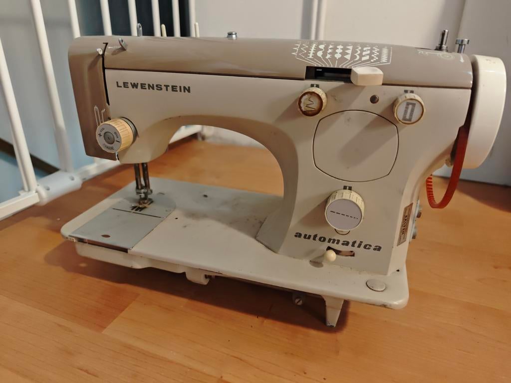 Lewenstein Automatica Naaimachine - Vintage Model, Ophalen
