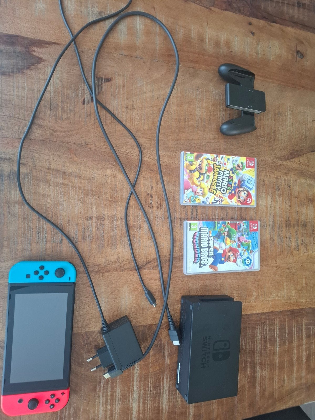 Nieuwe Nintendo Switch met HDMI, oplatder en controler, Ophalen of Verzenden, Nieuw, Met 2 controllers, Switch Original