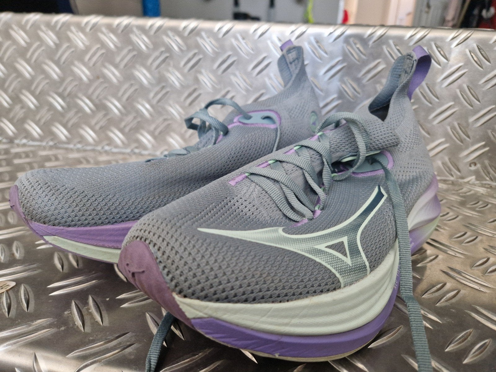 Mizuno Neo Vista Hardloopschoenen - Maat 40,5, Ophalen of Verzenden, Zo goed als nieuw, Hardloopschoenen, Overige merken