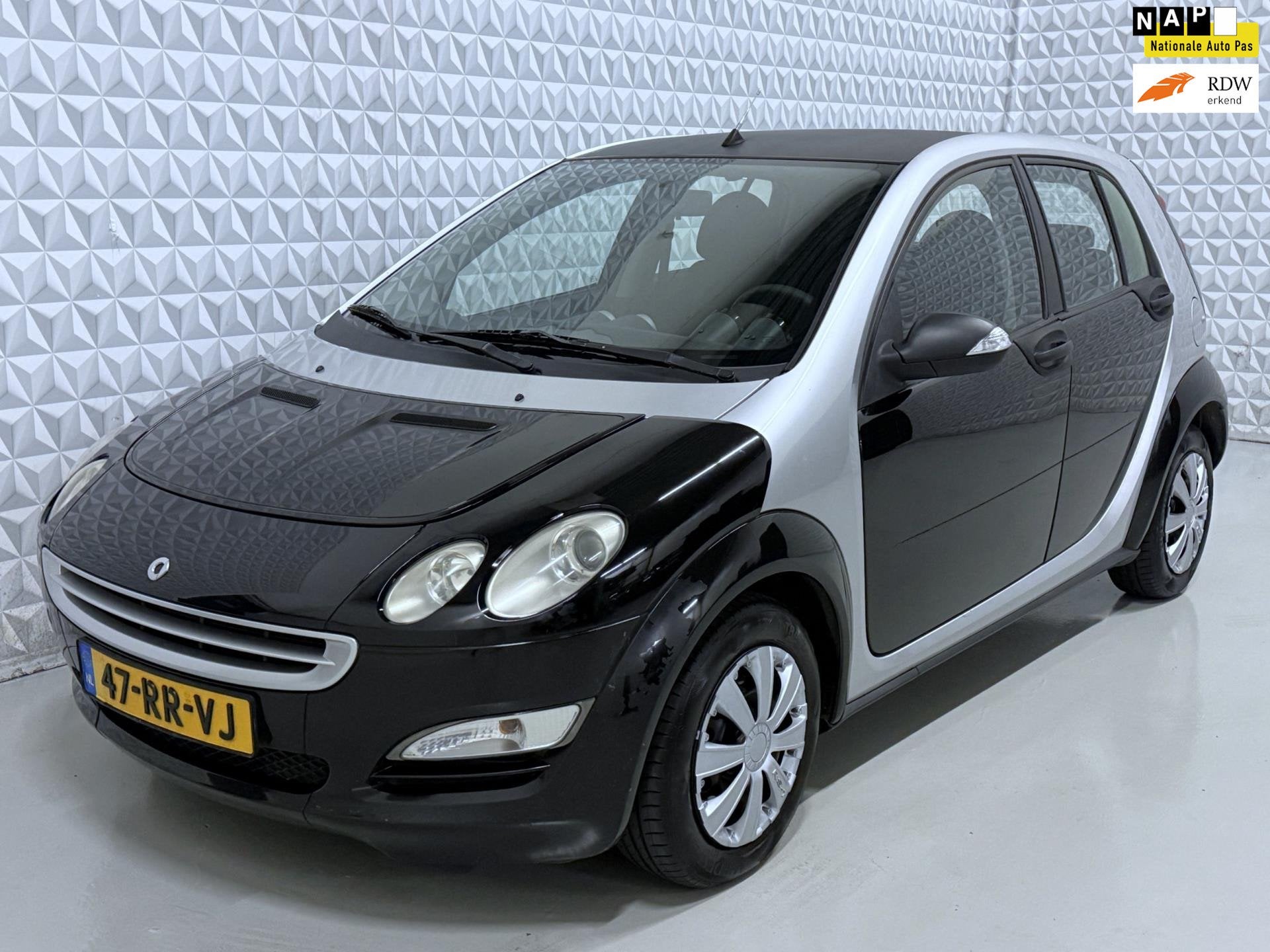 Smart Forfour 1.1 pulse Airco + Carkit + Elektrische ramen +, Auto's, Voorwielaandrijving, Stof, Origineel Nederlands, Bedrijf