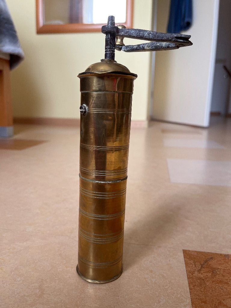 Antieke koperen molen, Ophalen, Koper