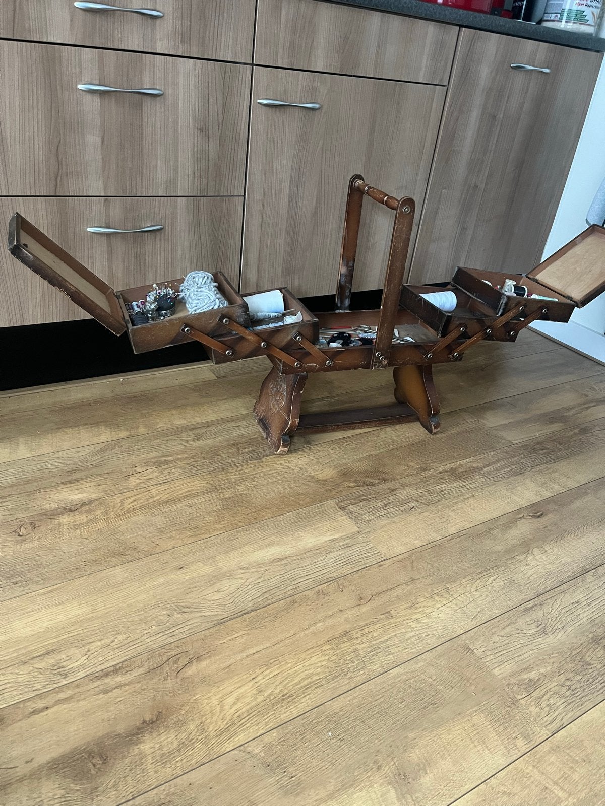 Vintage houten naaidoos met inhoud, Ophalen of Verzenden, Gebruikt, Overige typen