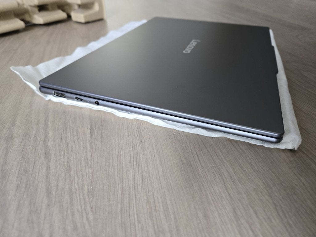 Foto 5 van Lenovo Yoga Slim 7 Aura 32GB/1TB – absolute nieuwstaat