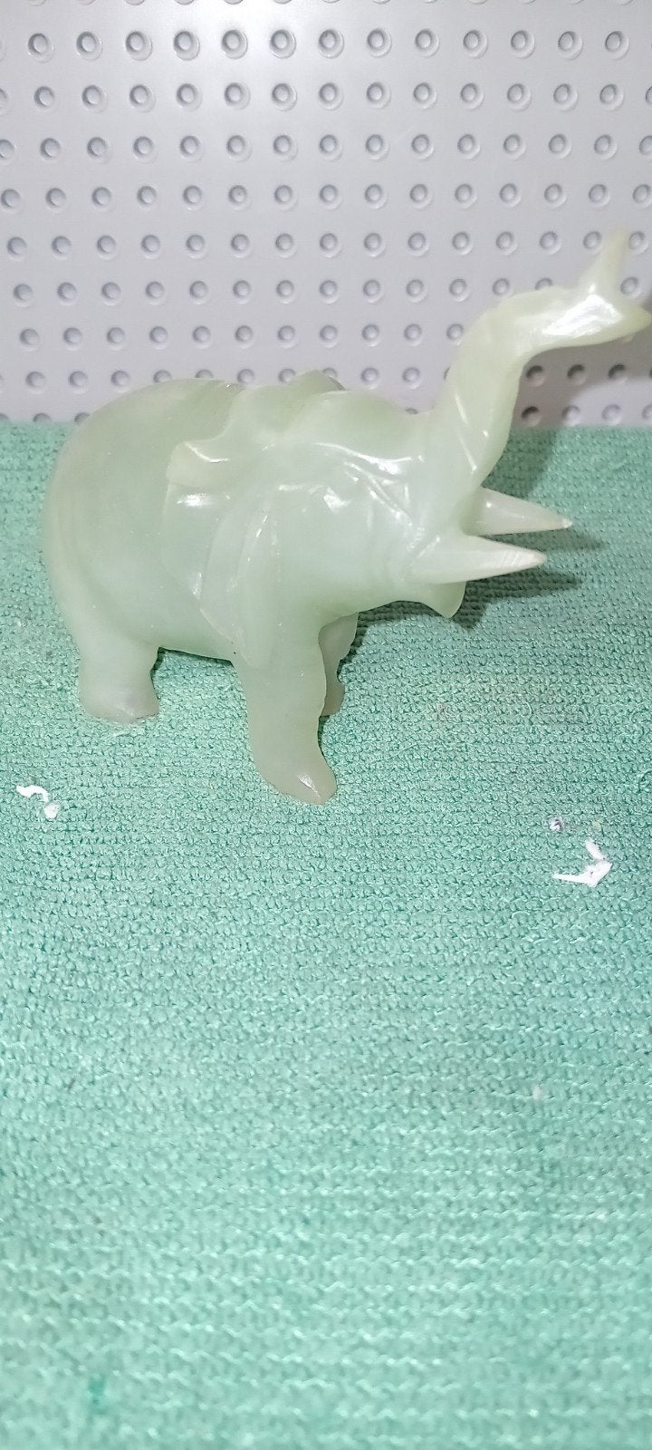 Mooi jade olifantje. Handgesneden., Ophalen of Verzenden, Zo goed als nieuw, Dier