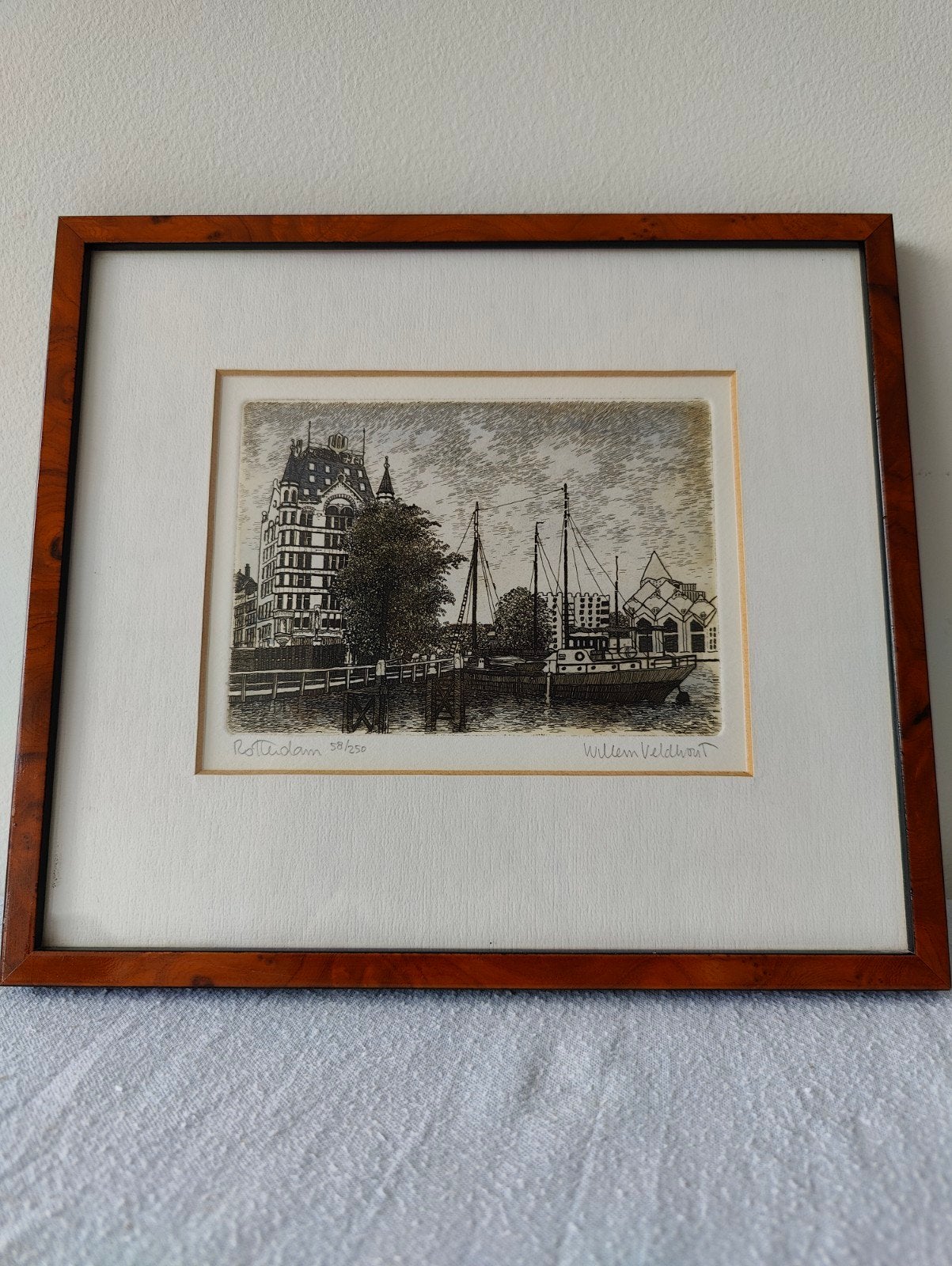 Originele gesigneerde ets 'Rotterdam'  Willem Veldhout, Antiek en Kunst, Ophalen of Verzenden, 1950 - 1999, Ets, Stadsgezicht