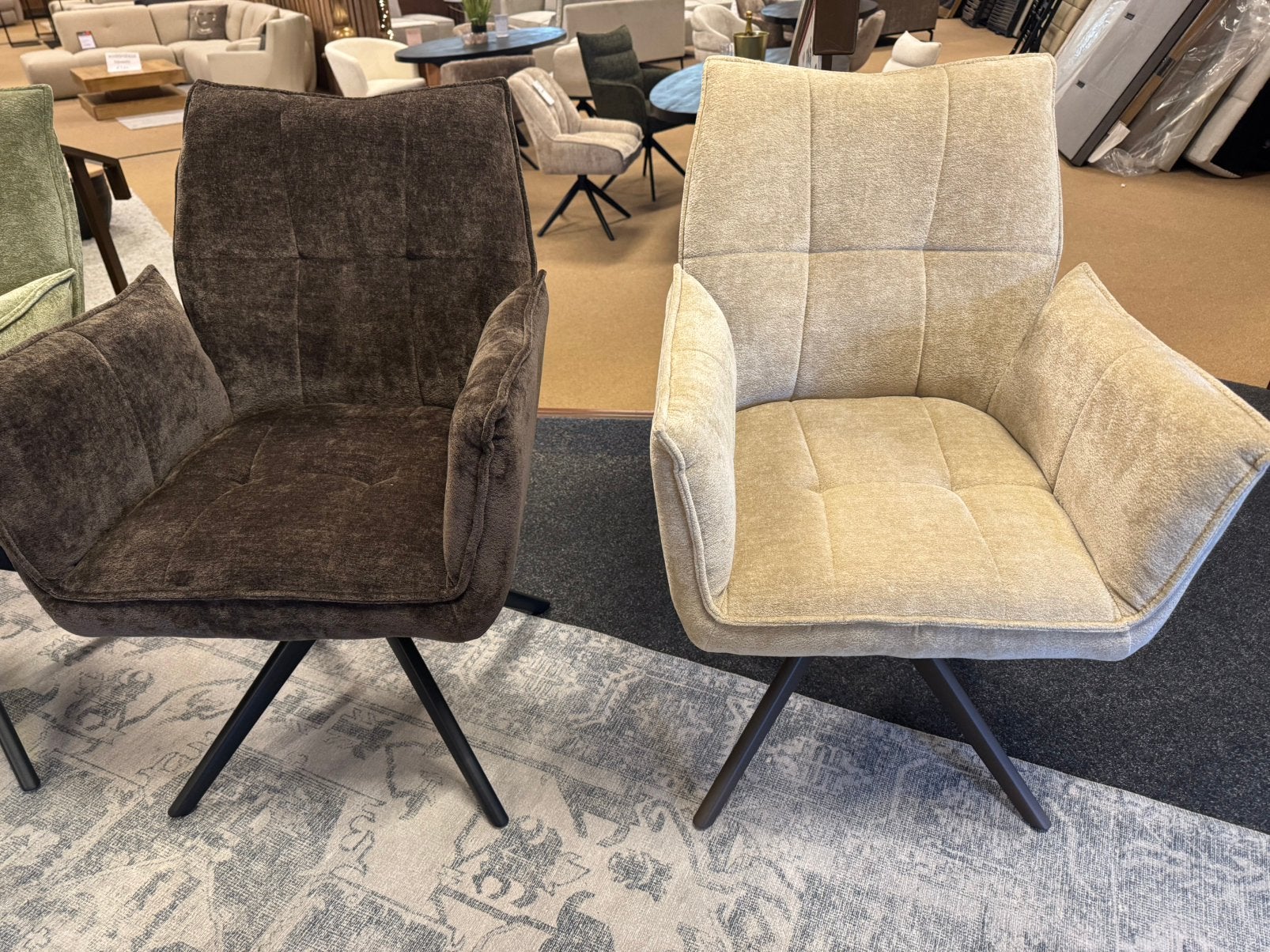 Eetkamerstoel Lisse in 4 kleuren 360° Direct/Leverbaar, Huis en Inrichting, Ophalen, Overige kleuren, #Retro#Draaibaar#Modern#Luxueus