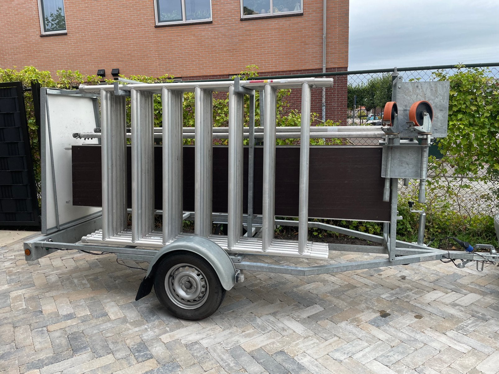Rolsteiger met Gesloten aanhanger, Doe-het-zelf en Verbouw, Ophalen, Zo goed als nieuw, Rolsteiger of Kamersteiger, 5 meter of hoger