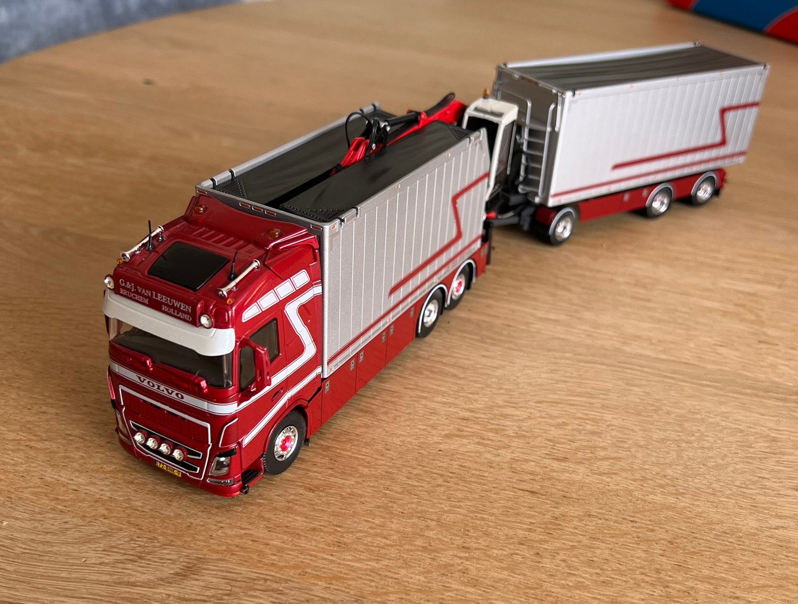 G&J van Leeuwen, Hobby en Vrije tijd, Modelauto's | 1:50, Verzenden, Zo goed als nieuw, Bus of Vrachtwagen