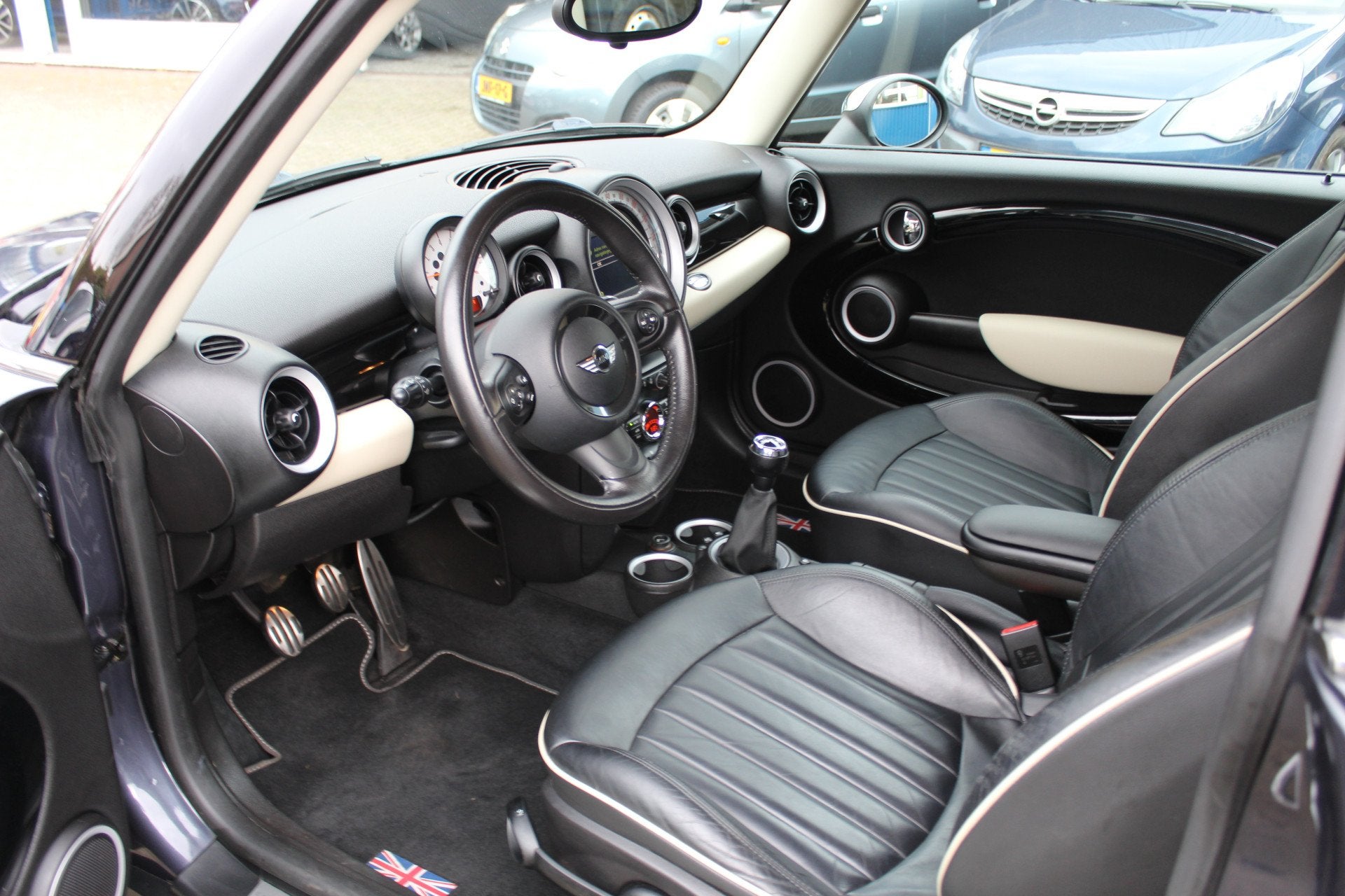 MINI Cooper S "10 Years II" Leder - Navi - Xenon ! 184 Pk, Auto's, Voorwielaandrijving, Euro 5, Gebruikt, Zwart