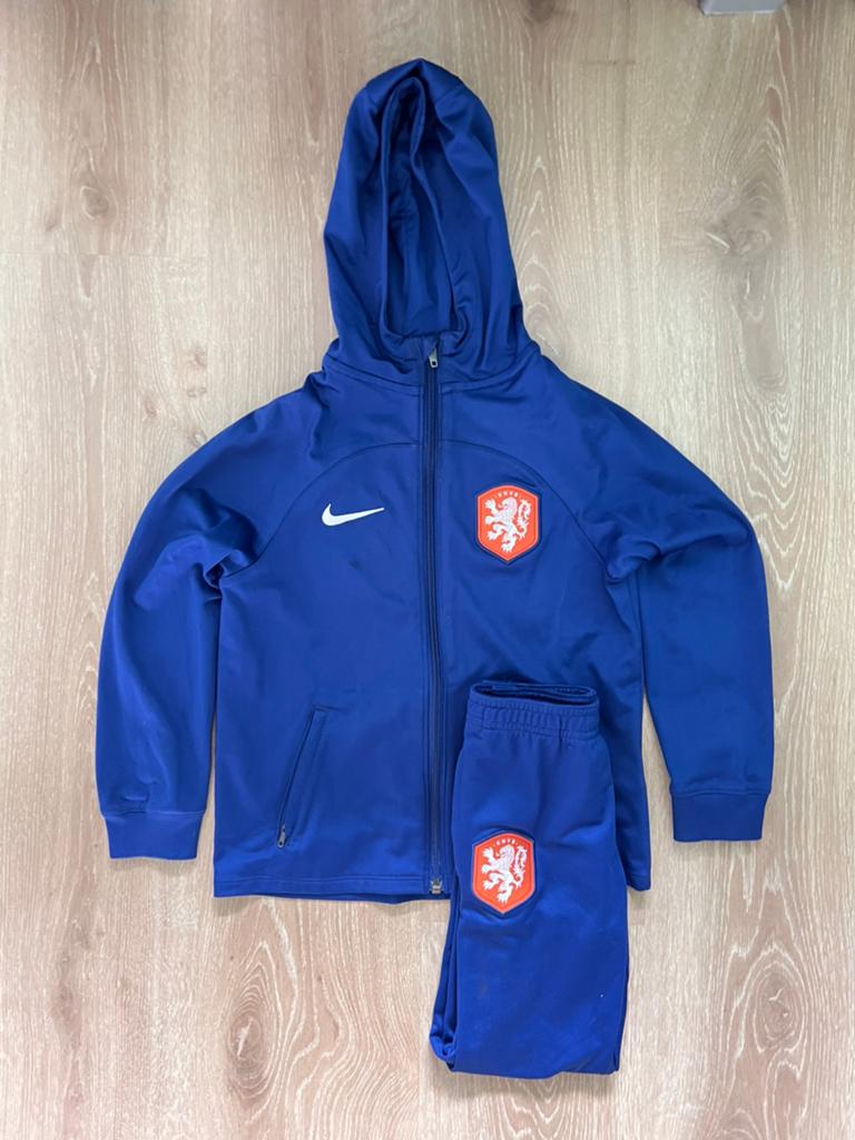Nederlands elftal trainingspak Nike 22/23 Maat 110-116, Kinderen en Baby's, Kinderkleding | Maat 116, Gebruikt, Jongen of Meisje