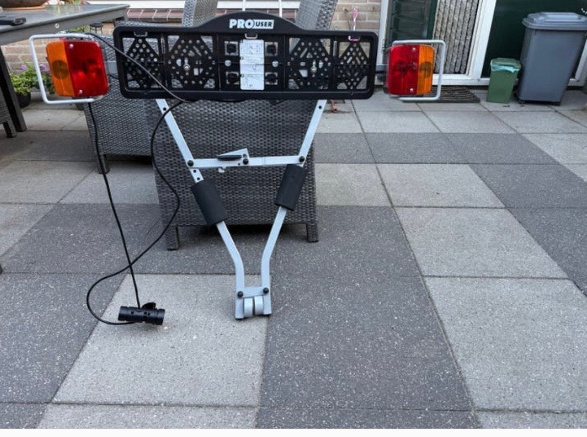 Zo goed als nieuwe fietsendrager voor 2 fietsen met verlicht, Ophalen, Brede banden, Zo goed als nieuw, Fietsendrager-accessoire