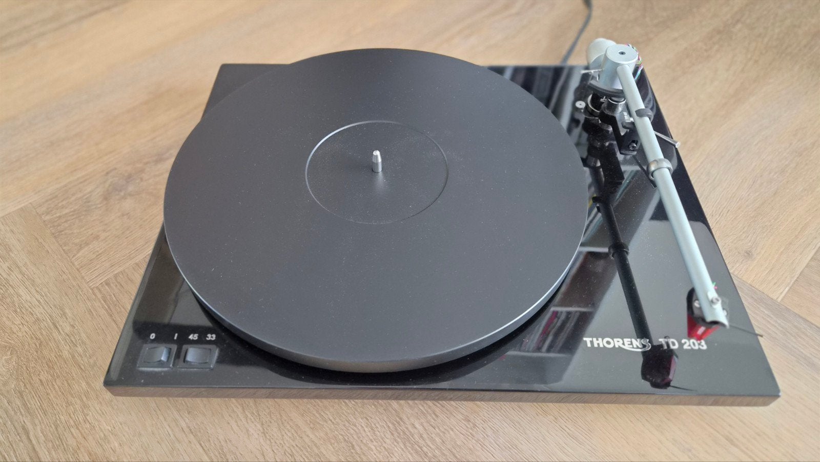 Thorens TD 203 Platenspeler met Ortofon Red Element, Ophalen of Verzenden, Zo goed als nieuw, Platenspeler, Thorens