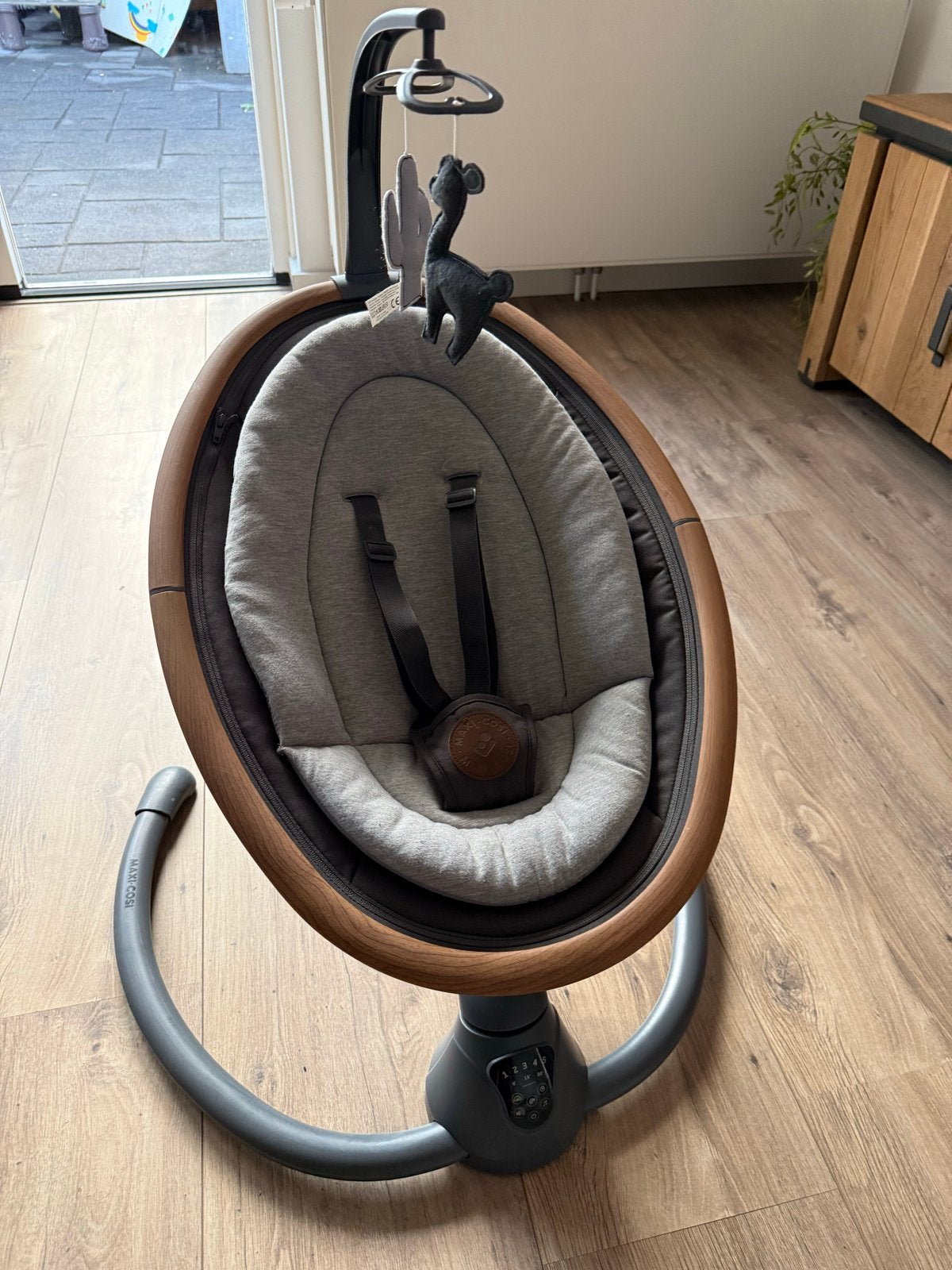 Maxi-Cosi Cassia Elektrische Wipstoel, Ophalen of Verzenden, Zo goed als nieuw, Wipstoel, Met gordel(s) of riempje(s)