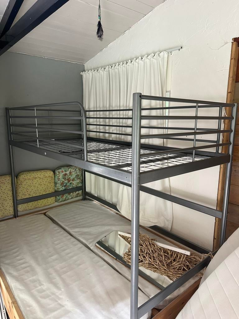 Hoogslaper metaal zonder trapje, Huis en Inrichting, Slaapkamer | Stapelbedden en Hoogslapers, Ophalen, Gebruikt, 90 cm, Eenpersoons