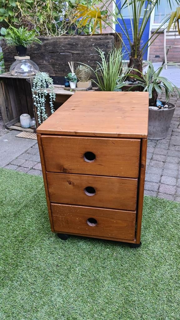 Houten ladekast op wielen  (3 laden), Minder dan 50 cm, Gebruikt, Ophalen of Verzenden, 3 of 4 laden