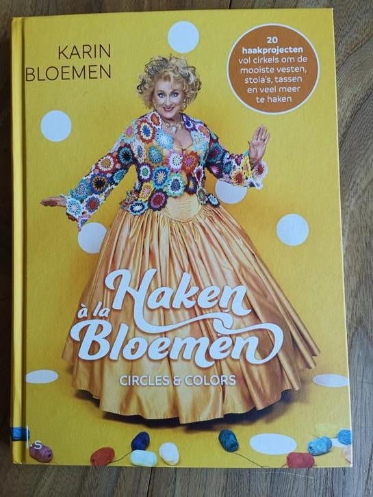 Haken à la Bloemen: Circles & Colors - Karin Bloemen, Ophalen of Verzenden, Zo goed als nieuw, Haken, Patroon of Boek