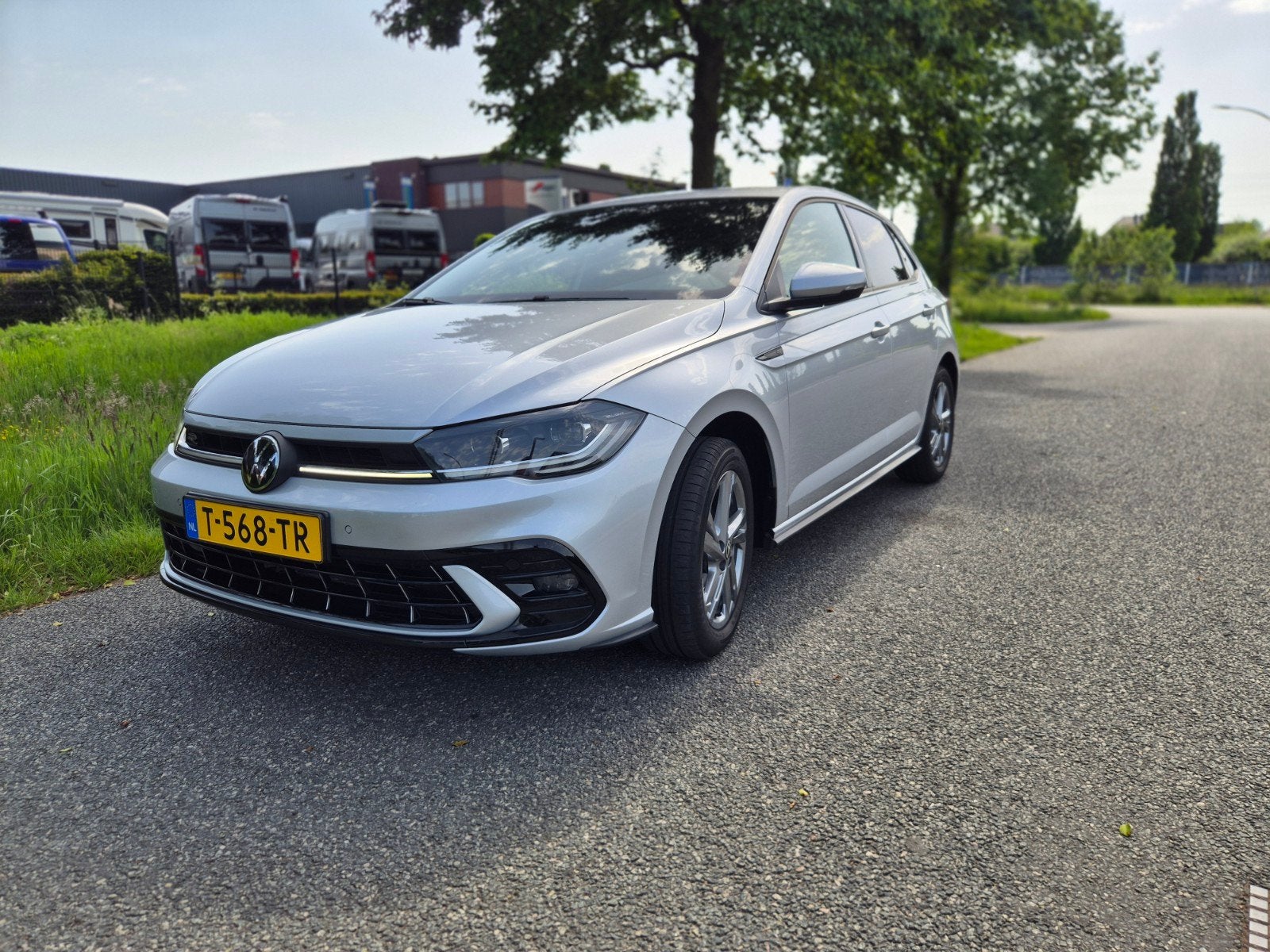 VW Polo R-line IQ  | 15 maanden VW Garantie | nieuwste model, Voorwielaandrijving, Stof, Startonderbreker, Zwart