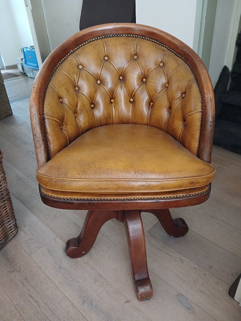 ZEER BINNENKORT BESCHIKBAAR: Brocante stoel, Ophalen