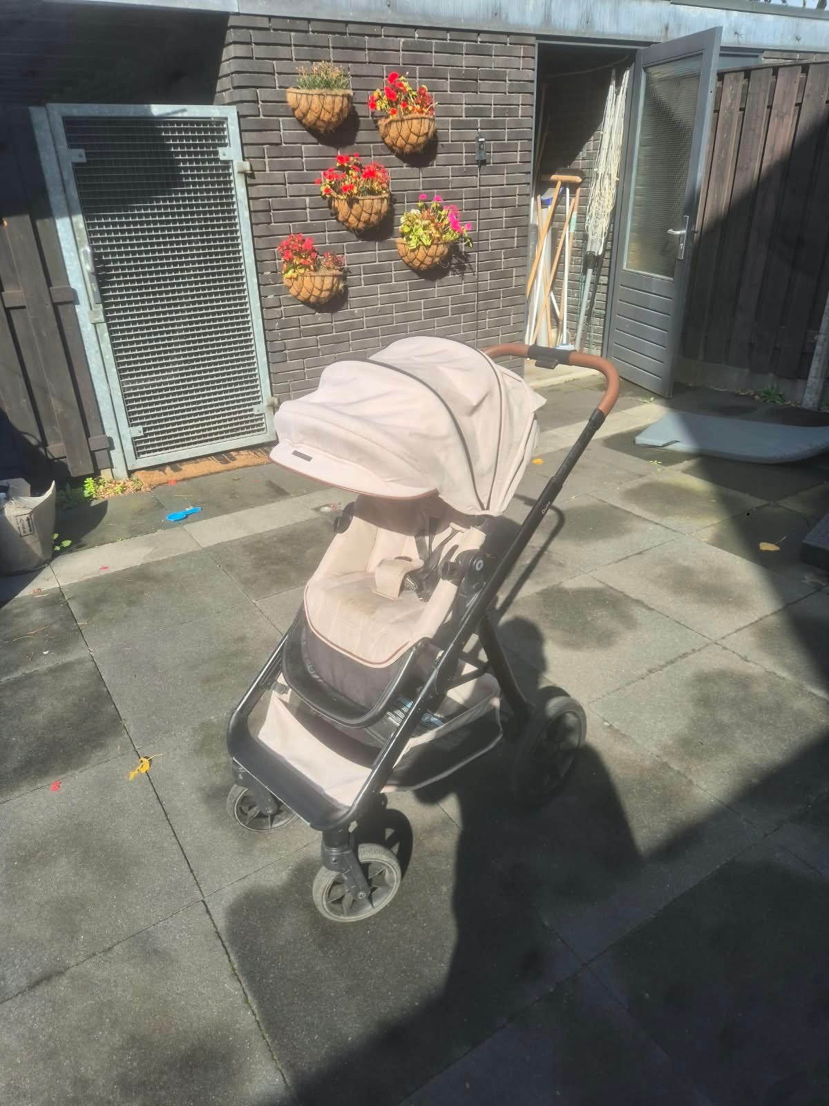 Qute kinderwagen met Joie autostoel en adapters, Overige merken, Gebruikt, Ophalen of Verzenden, Combiwagen