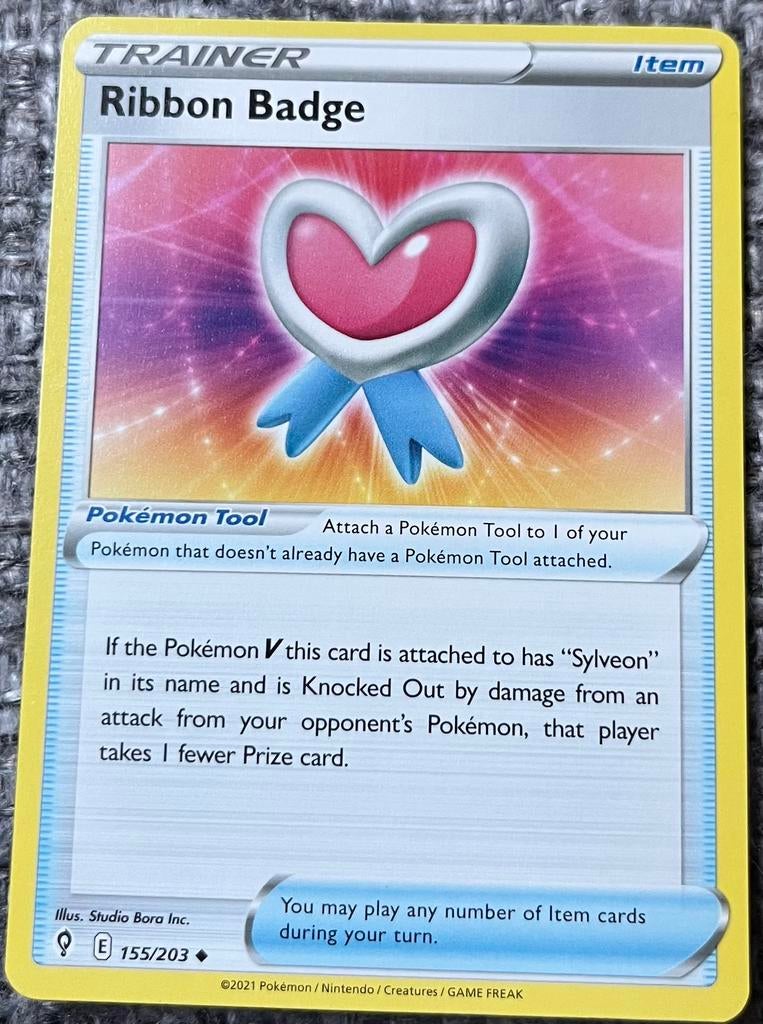 Trainerkaart van Ribbon Badge • Evolving Skies (155/203), Verzenden, Nieuw, Losse kaart