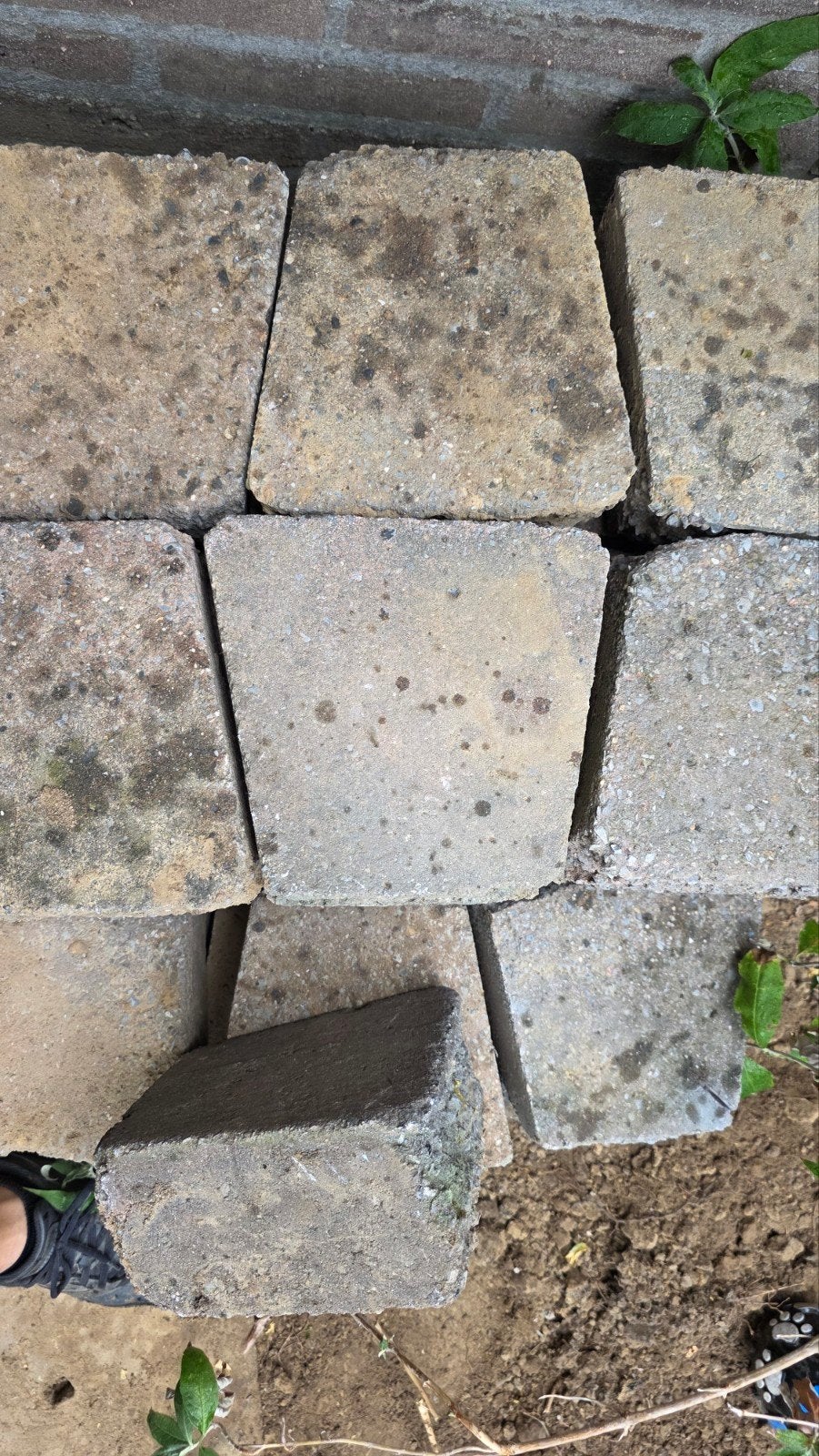 Gratis beton stapelblokken voor de tuin, Tuin en Terras, Tegels en Klinkers, Ophalen, Gebruikt, Beton, Overige typen