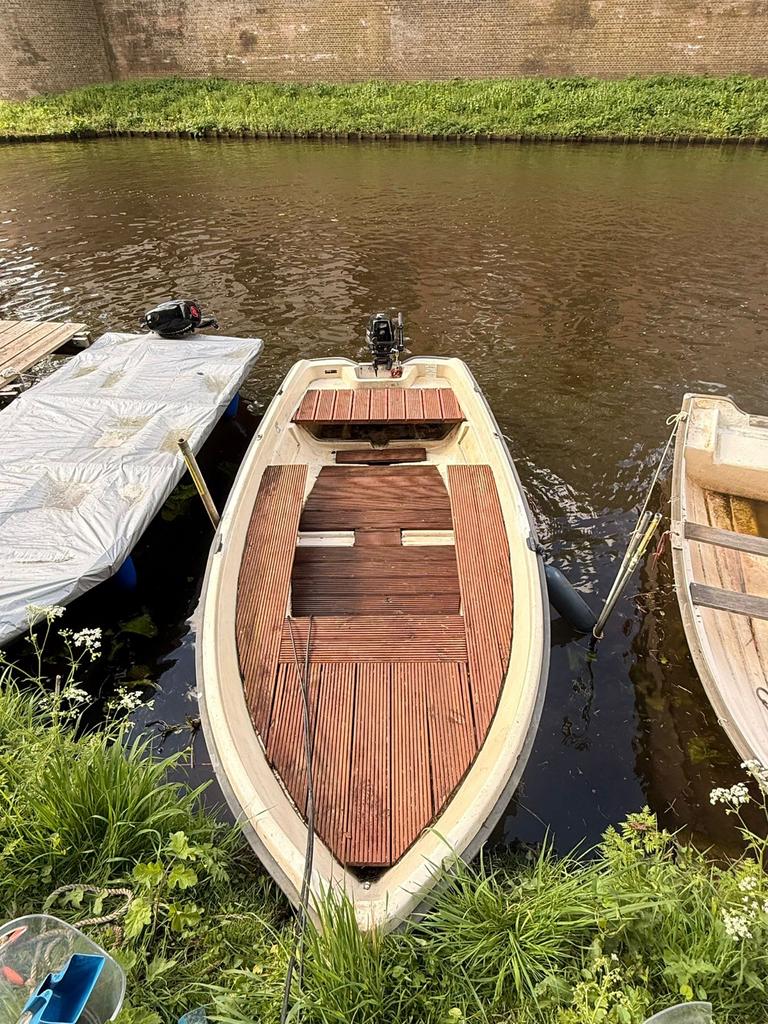 Sloep met buitenboord motor, Watersport en Boten, Sloepen, Gebruikt, Polyester, Ophalen