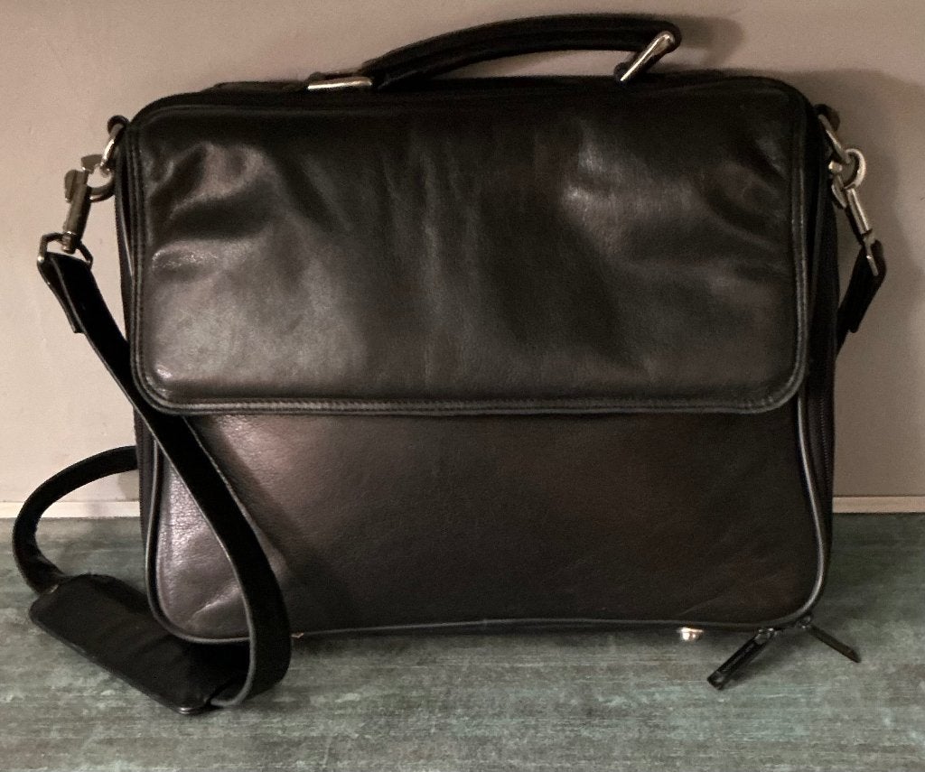 3S Design. Kleine leren laptoptas., Computers en Software, Laptoptassen, Aktetas, Ophalen of Verzenden, 13 inch, Zwart