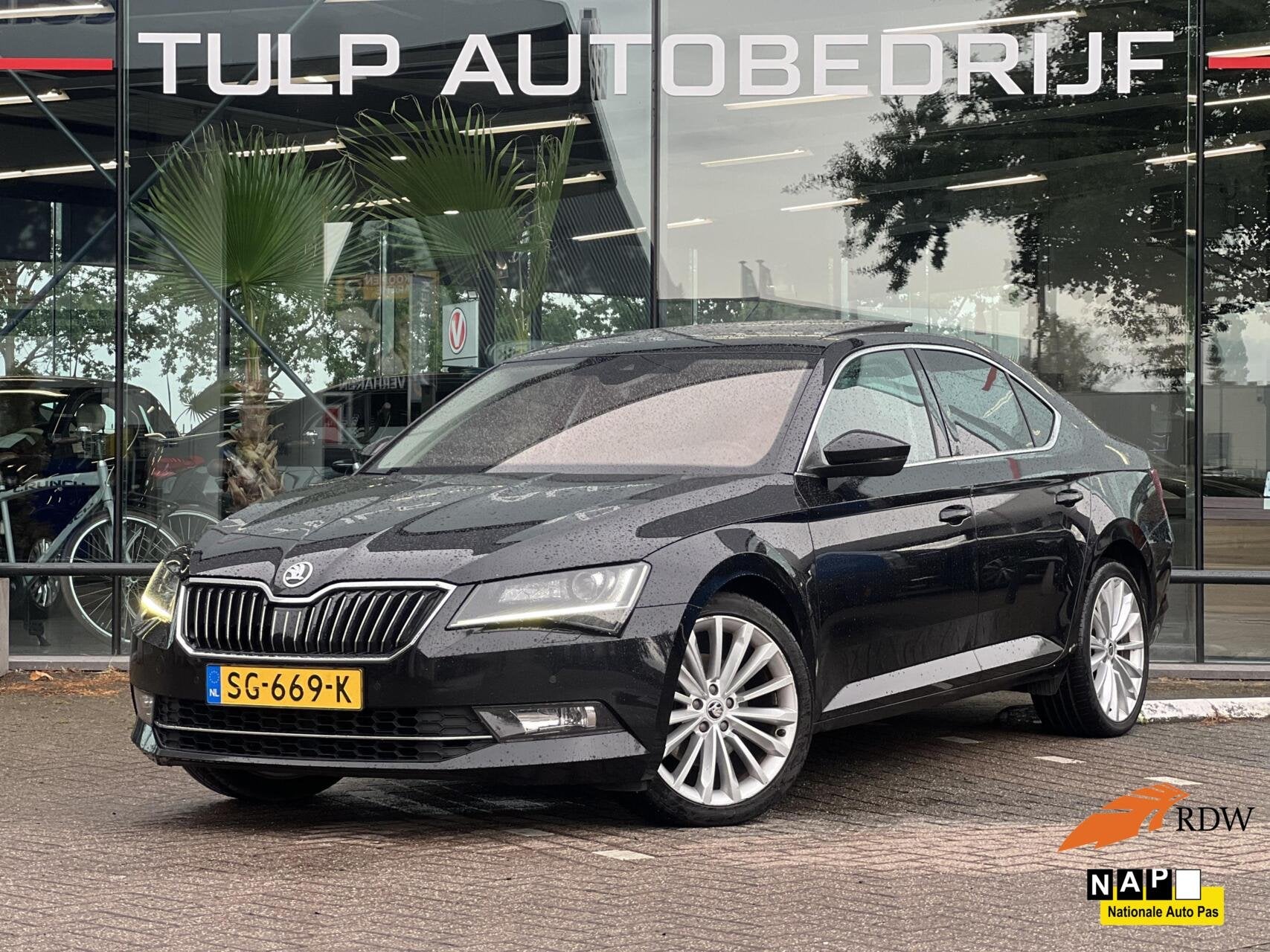 Skoda Superb 1.4 TSI ACT Ambition Business DSG NLauto NAP, Auto's, Stof, Gebruikt, 150 pk, Zwart