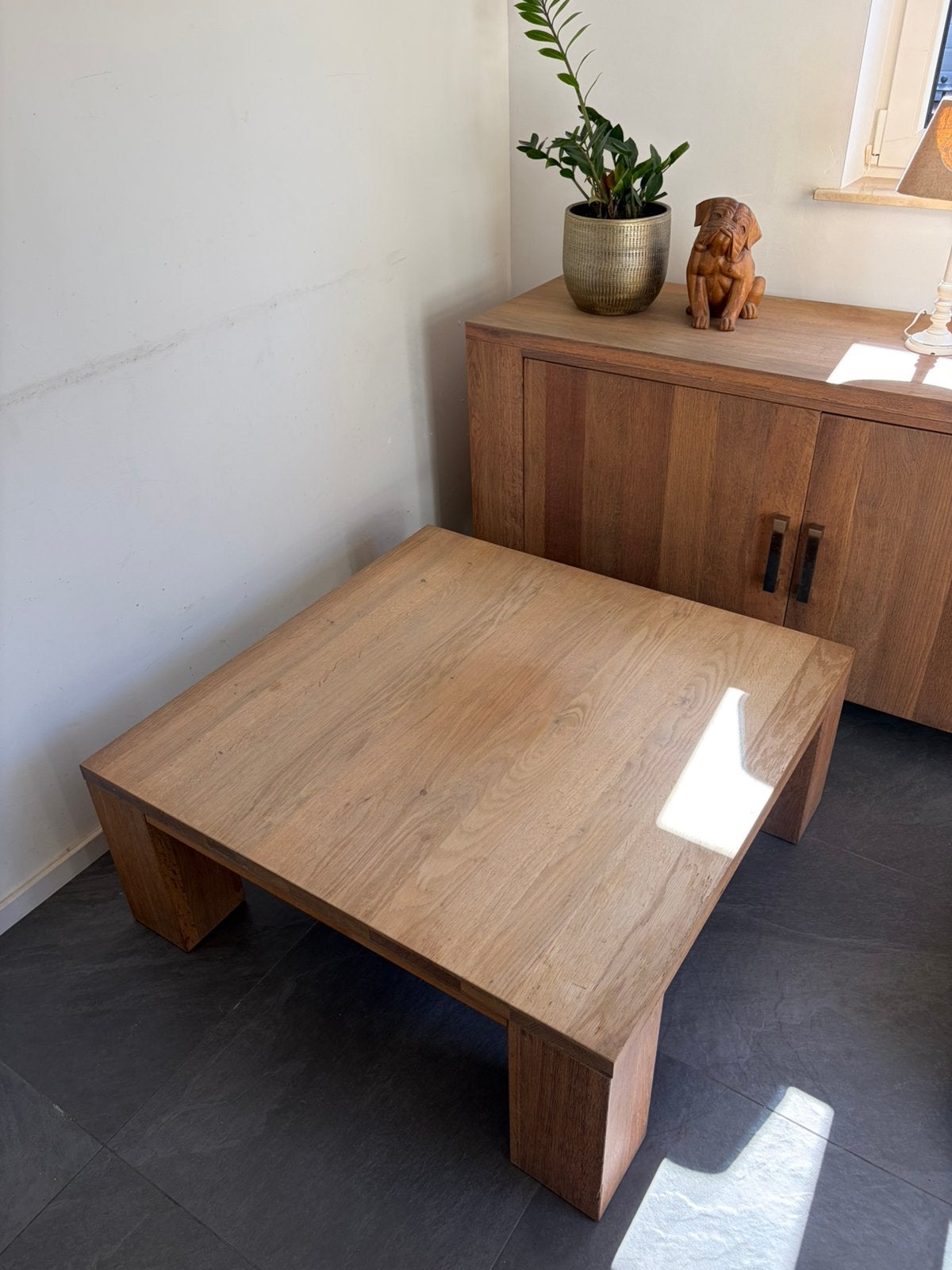 Houten salontafel (eventueel met bijpassend dressoir), Ophalen, Gebruikt, Vierkant, 5 – 50