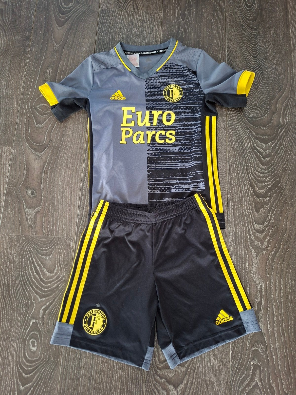 Originele Feyenoord shirts en tenue - Diverse maten, Kinderen en Baby's, Kinderkleding | Overige, Ophalen of Verzenden, Gebruikt