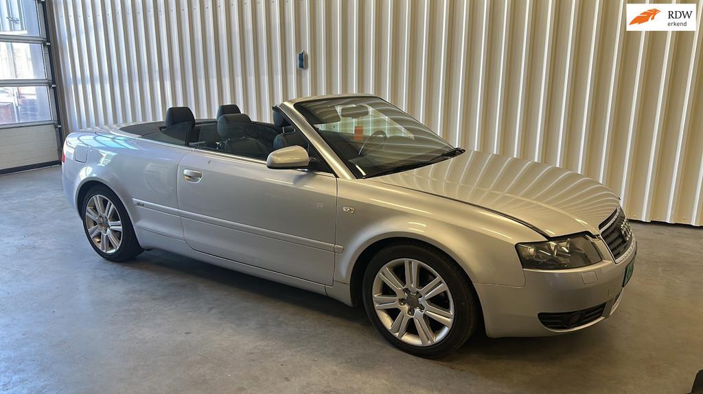 Audi A4 Cabriolet 2.4 V6 Automaat, Auto's, Audi, Gebruikt, Zwart, Cabriolet, 4 stoelen