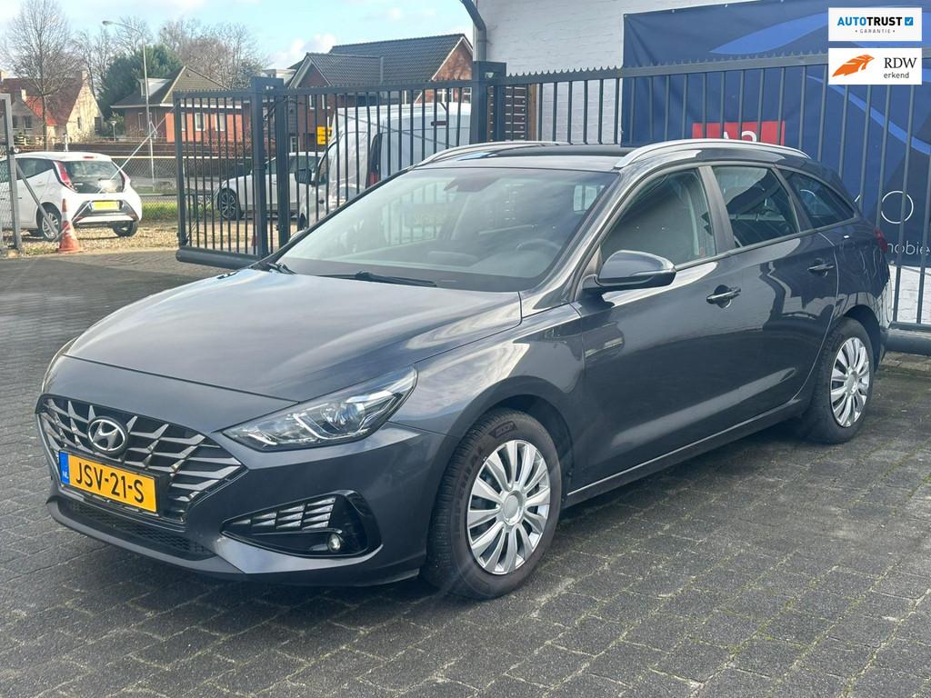 Hyundai I30 Wagon 1.0 T-GDi MHEV Comfort / APPLE CARPLAY / S, Voorwielaandrijving, Gebruikt, Euro 6, Zwart