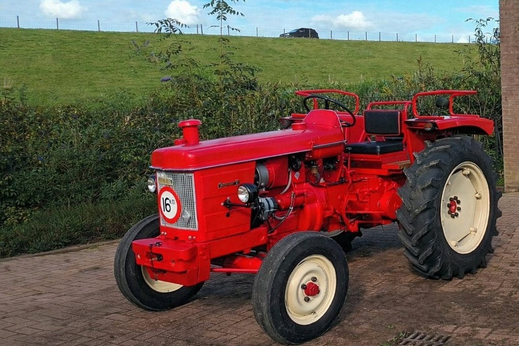 gevraagd stalling voor old timer tractor, Caravans en Kamperen