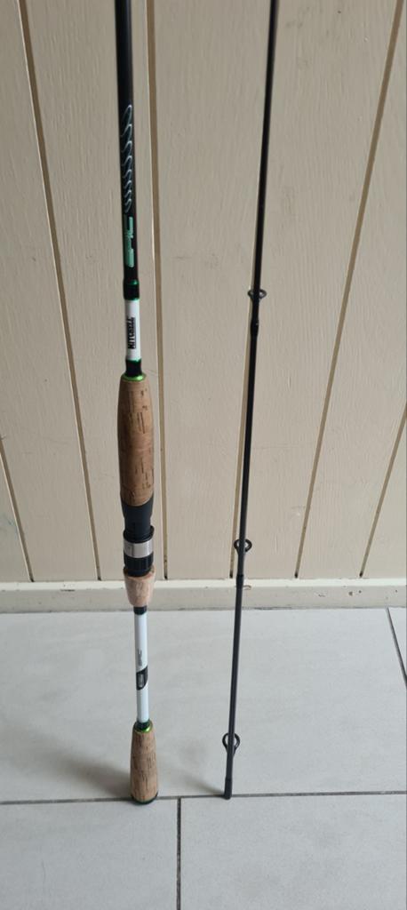 Mitchell EPIC. 2.40m. 1-8g. Spinhengel / forel., Ophalen, 2.40m, Werphengel, Zo goed als nieuw