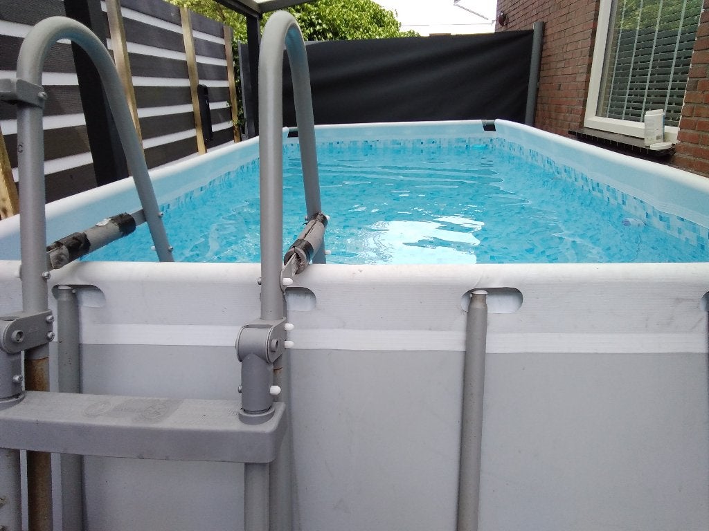 Intex zwembad met zuiverings en waterpomp, 200 tot 300 cm, Zo goed als nieuw, Rechthoekig, Ophalen