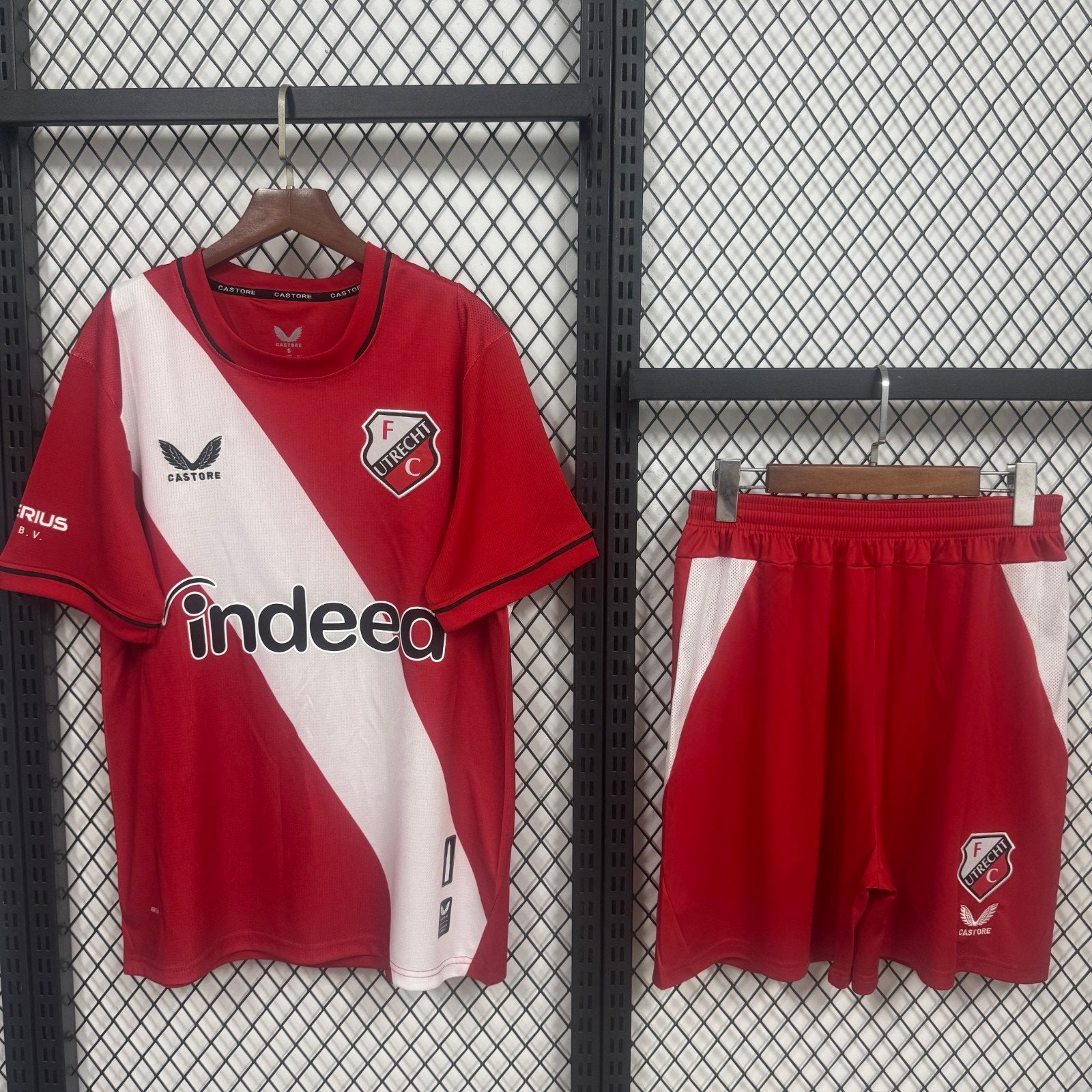 FC Utrecht kids tenue 26/27, Maat XS of kleiner, Ophalen of Verzenden, Nieuw, Set