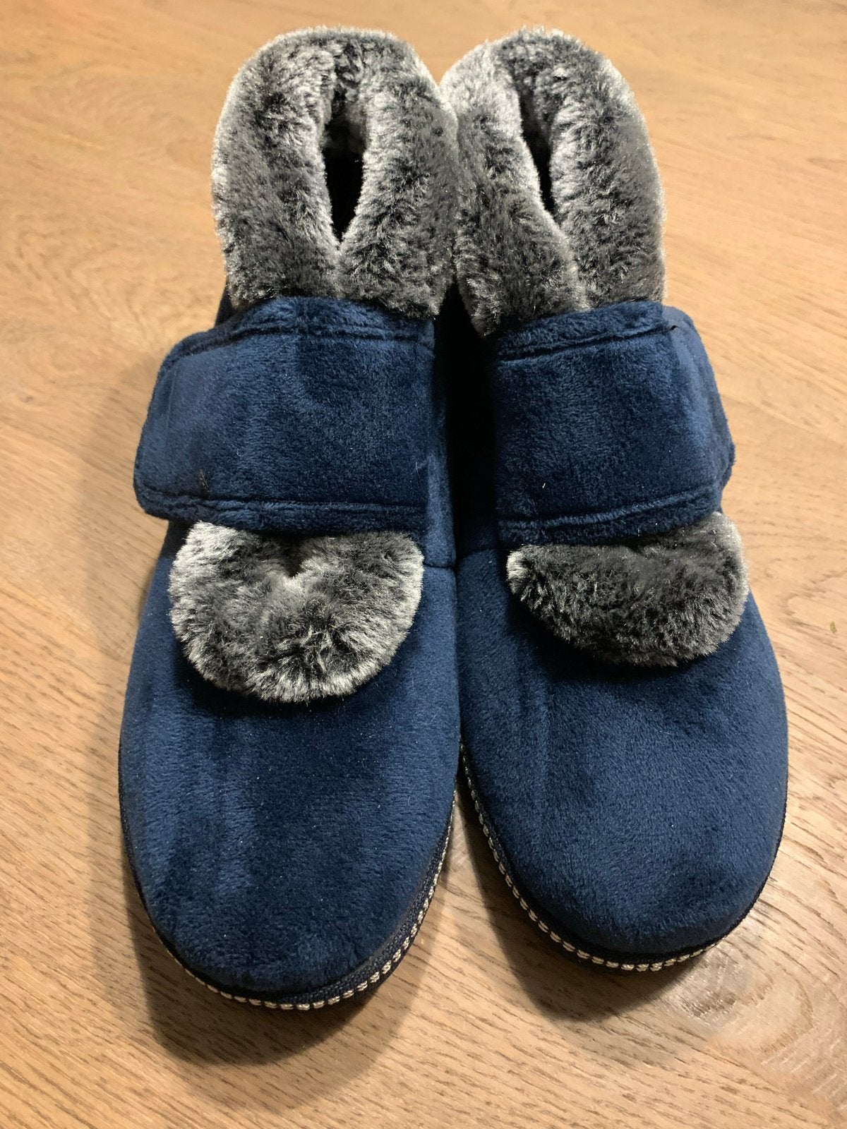 Comfortabele blauwe pantoffels met bontvoering, Blauw, Ophalen of Verzenden, Zo goed als nieuw, Pantoffels of Sloffen