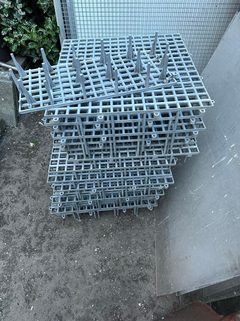 Op zetplaats voor duiven, Ophalen of Verzenden, Zo goed als nieuw, Hout, Broedkooi of Kweekkooi