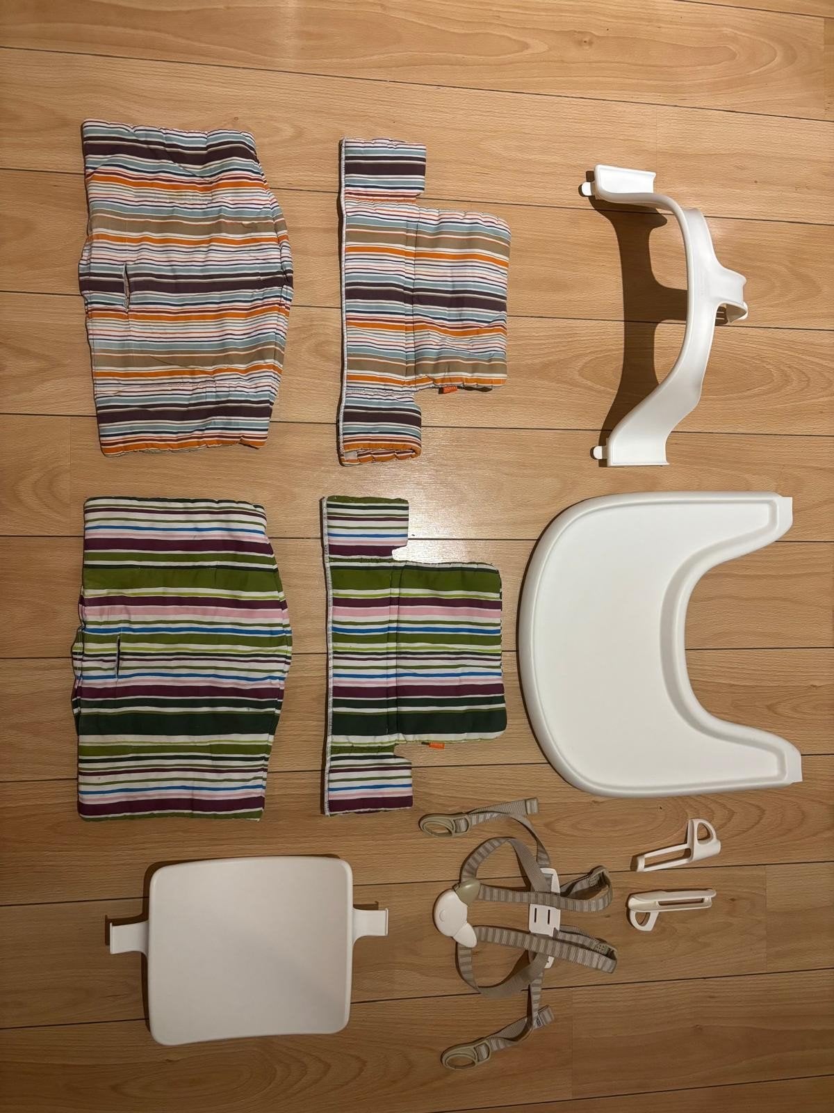 Stokke Tripp Trapp babyset wit met accessoires (geen stoel), Ophalen, Gebruikt, Meegroeistoel, Afneembaar eetblad