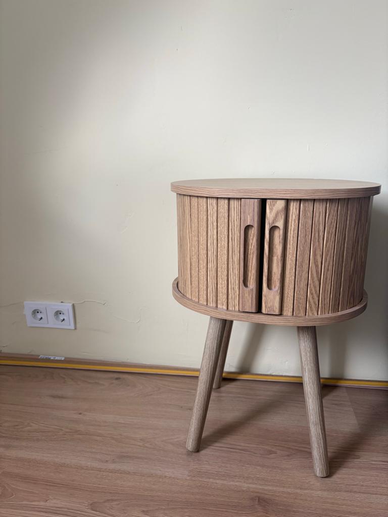 Stijlvol houten nachtkastje/bijzettafel met rolluik, Minder dan 55 cm, Rond, Zo goed als nieuw, Hout