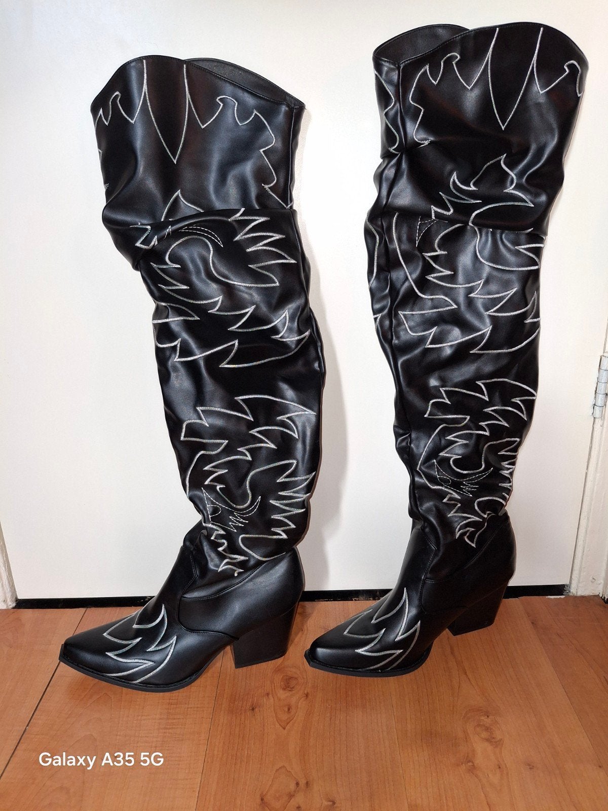 Splinternieuwe overknee cowboyboots – Maat 41 ️, Kleding | Dames, Hoge laarzen, Zwart, Nieuw, Ophalen of Verzenden