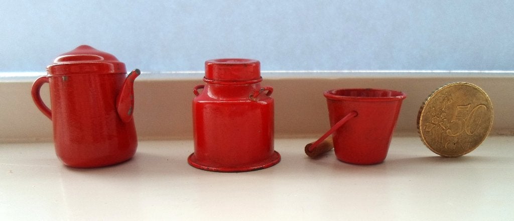 3 metalen poppenhuisitems. Koffiekan, melkbus en emmertje, Ophalen of Verzenden, Gebruikt, Gebruiksvoorwerp